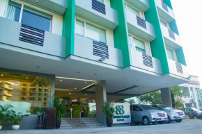  88 Courtyard Hotel  Манила